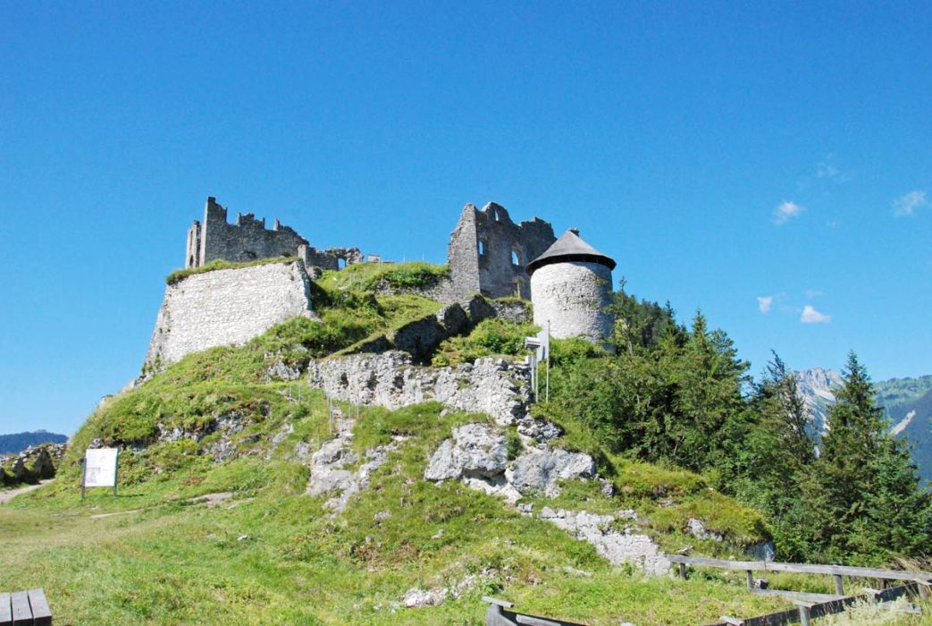 Burgen und Schlösser